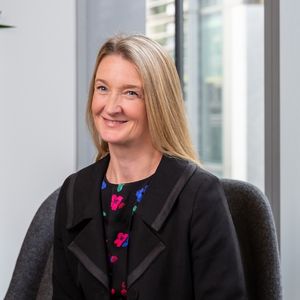 Griffiths, Helen (Investec) 